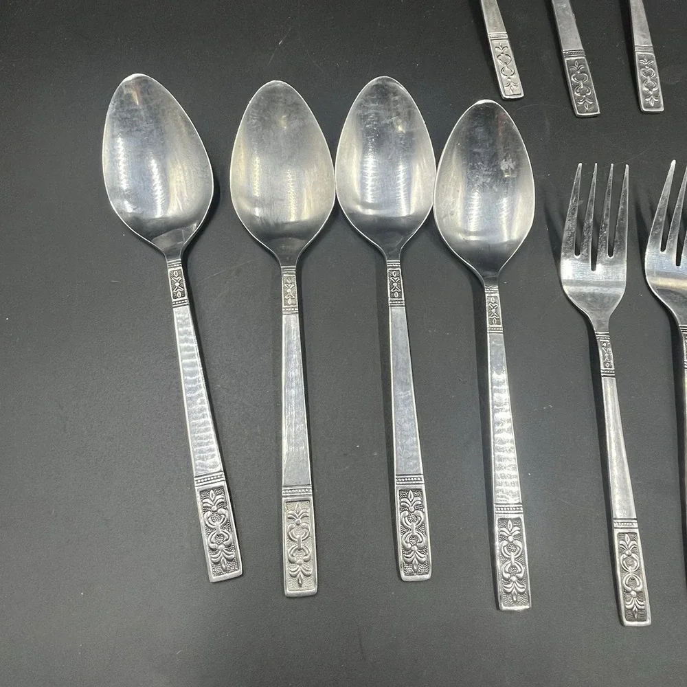 Vtg Custom‎ Craft MCM Stainless Taiwan 4 Knives, Salad Forks, Tablespoons, etc